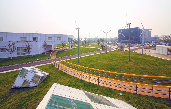 The world's leading new energy manufacturer, operator and service provider.